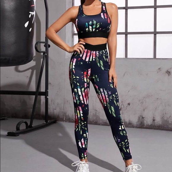 Two piece active wear - Picture 2 of 4